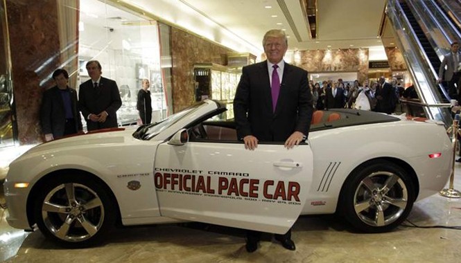 Điểm danh 5 chiếc xe yêu thích của tỷ phú Donald Trump Điểm danh 5 chiếc xe yêu thích của tỷ phú Donald Trump