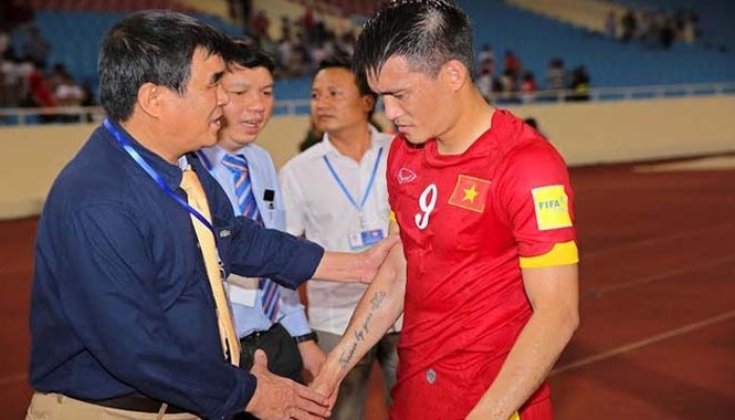 Công Vinh và nỗi buồn của người hùng - tội đồ Công Vinh buồn bã sau khi ĐTVN bị gỡ hòa phút cuối. Ảnh: Gia Hưng.
