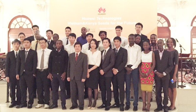 Sinh viên Việt Nam tham dự 'Hạt giống viễn thông tương lai' Đoàn sinh viên Việt Nam và Kenya tại lễ khai mạc Chương trình “Hạt giống Viễn thông Tương lai” (Telecom Seeds for the Future).