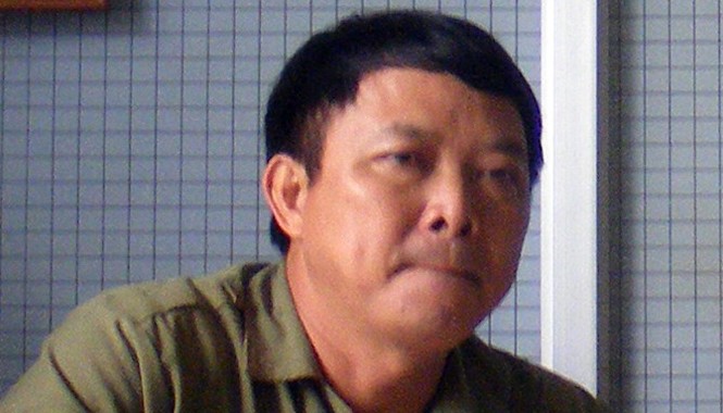 Công an vào cuộc vụ giả danh cán bộ bệnh viện quân y Người đàn ông mạo xưng cán bộ Bệnh viện Quân y 268 đang gạ bán đồ đi mưa trong một cơ quan ở thành phố Huế.