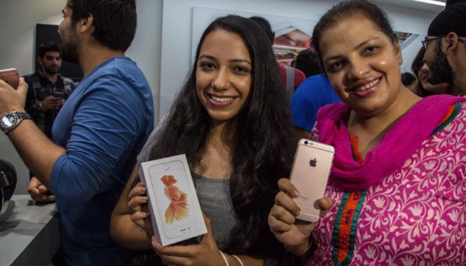 Người Ấn Độ thờ ơ với iPhone 6S vì giá cao iPhone 6S mở bán tại Ấn Độ hôm 16/10. Ảnh: Cult of Mac.