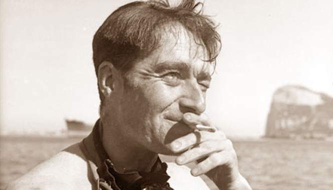 Lật hồ sơ vụ mất tích bí ẩn của điệp viên người nhái Lionel "Buster” Crabb.