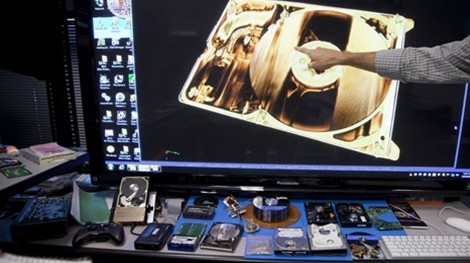 Vén màn bí mật về 'sư đoàn' hacker nguy hiểm của IS CIA đang phân tích các hoạt động của CWA và Cyber Caliphate.