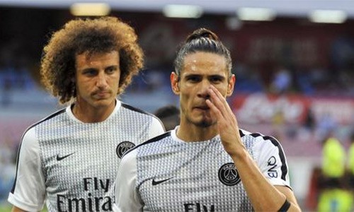 Hai ngôi sao PSG không muốn trở lại Paris sau vụ khủng bố Cavani (phải) và Luiz đều rất lo sợ sau những vụ khủng bố nhắm vào Paris. Ảnh: EPA.