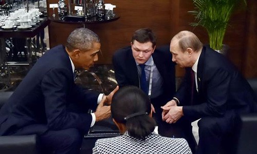 Vụ thảm sát ở Paris làm thay đổi cục diện chính trị phương Tây Ông Obama, trái, và ông Putin thảo luận nhiều vấn đề khi gặp tại Thổ Nhĩ Kỳ. Ảnh: AP.