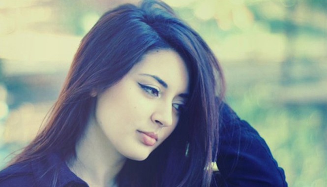 Cô gái xinh đẹp bị chia tay vì bạn trai không cần sex Ảnh minh họa: Bestprofilepix.