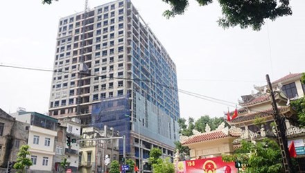 Phương án 'cắt ngọn' 8B Lê Trực chưa đạt yêu cầu Công trình 8B Lê Trực.