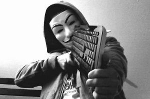 IS khiêu khích Anonymous, nhận là 'chủ nhân thế giới ảo' Cuộc chiến trên mạng của Anonymous và IS diễn ra căng thẳng.