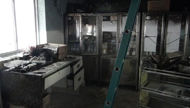 Cháy nhà thuốc bệnh viện, bệnh nhân bỏ chạy tán loạn Hiện trường vụ cháy.