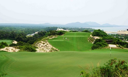 Hồ Tràm được bình chọn là sân golf tốt nhất Việt Nam Hồ Tràm được đánh giá cao ở nhiều tiêu chí về tự nhiên và dịch vụ so với các sân golf khác. Ảnh: Tạp chí Golf Việt Nam.