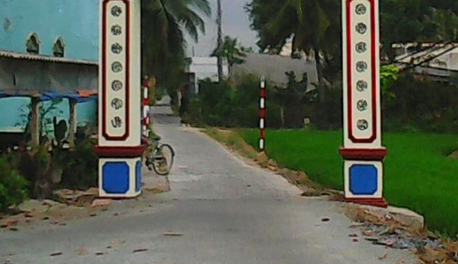 Con gái của Phó Chủ tịch huyện bị cướp trên đường Khu vực Tr. bị hai tên cướp tấn công, giật giỏ xách