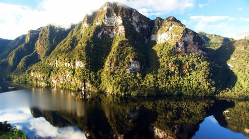 Hồ nước chôn giấu bí mật các xác ướp 500 tuổi Hồ Laguna de los Condores là nơi chôn cất của người Inca.