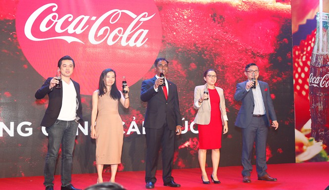 Coca-Cola ra mắt chiến lược tiếp thị toàn cầu mới 'One Brand' Coca-Cola ra mắt chiến lược tiếp thị toàn cầu mới 'One Brand'