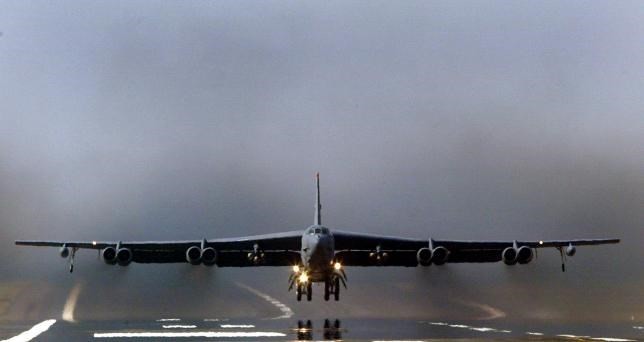 THẾ GIỚI 24H: Mỹ điều máy bay B52 đến Trung Đông để chống IS Máy bay ném bom B-52. Nguồn: Reuters.