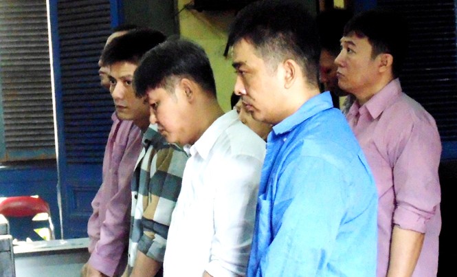 Mua bán trên 11,8kg ma túy: lãnh 2 án tử hình, chung thân và 49 năm tù Các bị cáo trong đường dây ma túy ‘khủng’ nghe tòa tuyên án. Ảnh: Tân Châu.