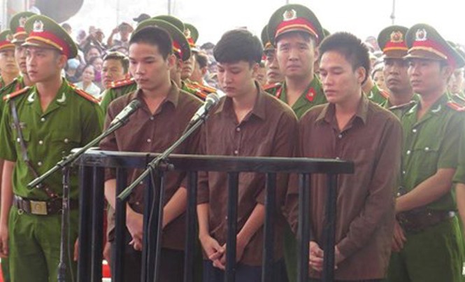 Sắp xử phúc thẩm vụ 'thảm án ở Bình Phước' 3 hung thủ vụ thảm án ở Bình Phước trong phiên sơ thẩm.