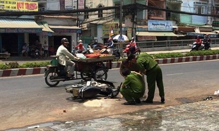 Bắt đầu mổ cắt lọc cho cô sinh viên bị tạt axit mù mắt Hiện trường vụ tạt a xít.