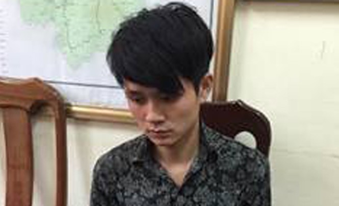 Cướp điện thoại ở tiệm cầm đồ để chơi điện tử Đối tượng Chu Văn Đức khai nhận hành vi tại công an. Ảnh: CA Lạng Sơn cung cấp.