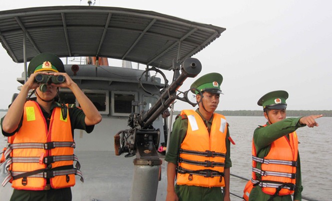 Bộ đội biên phòng Sóc Trăng báo công dâng Bác Bộ đội biên phòng Sóc Trăng tuần tra bảo vệ chủ quyền biển đảo.
