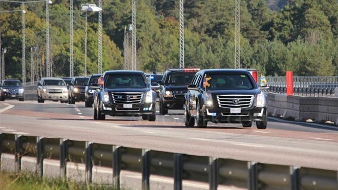 Bí mật về limousine của người kế nhiệm Tổng thống Obama Ảnh dựng về hai chiếc Cadillac One của Tổng thống Mỹ năm 2017. Ảnh: Autoweek.