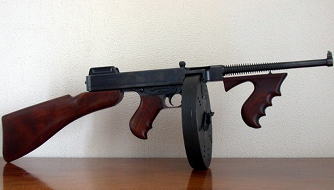 Thompson M1A1: Tiểu liên mang biệt danh 'Kẻ hủy diệt' Tiểu liên Thomson của quân đội Mỹ. Ảnh: Wikipedia.