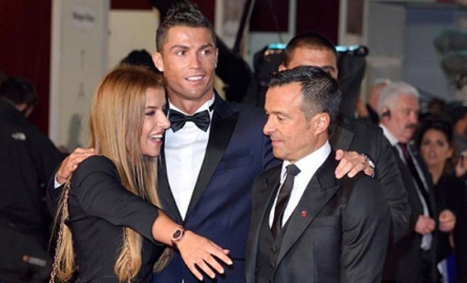 Ronaldo suýt gọi 'siêu cò' Mendes là… bố vợ Ronaldo suýt gọi 'siêu cò' Mendes là… bố vợ