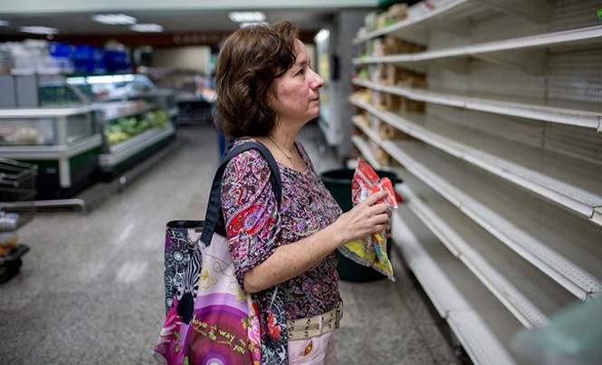 Ác mộng Venezuela: 30 ngày săn thực phẩm ở vùng thiếu ăn Phóng viên Fabiola Zerpa của hãng tin Bloomberg đã ghi lại những nỗ lực tìm kiếm thực phẩm của mình cho gia đình. Nguồn: bloomberg.com.