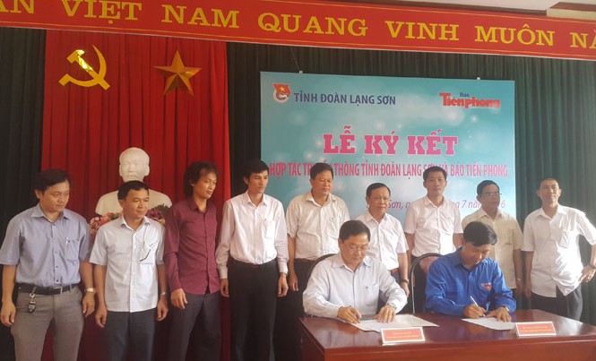 Báo Tiền Phong và Tỉnh đoàn Lạng Sơn ký hợp tác truyền thông Tổng Biên tập báo Tiền Phong và Bí thư Tỉnh đoàn Lạng Sơn thực hiện ký hợp đồng Hợp tác truyền thông.