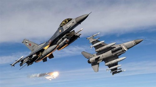 Tổng thống Thổ Nhĩ Kỳ thoát chết vì tiêm kích phe đảo chính hết xăng Tiêm kích F-16 của không quân Thổ Nhĩ Kỳ. Ảnh minh họa: PressTV.