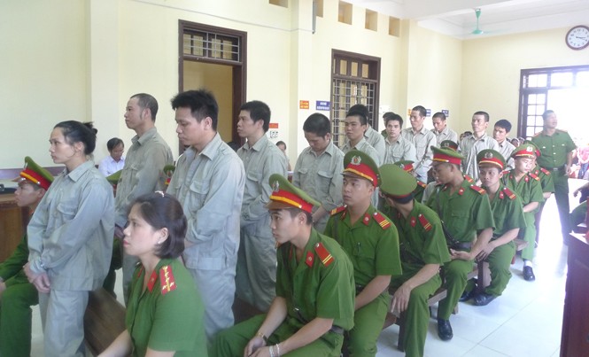 Đại án ma túy, 11 án tử hình Các bị cáo ra tòa lĩnh án. Ảnh: Duy Chiến.