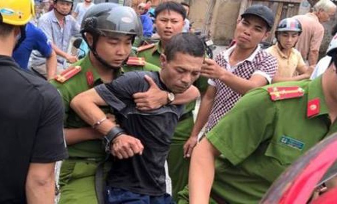 Vác dao đi đòi tiền, đâm chết mẹ vợ và em vợ Nguyễn Văn Tuấn bị bắt giữ ngay sau khi gây án.
