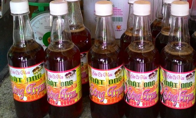 Xác minh thông tin 85% mật ong tại Cà Mau pha đường Mật ong U Minh được đóng chai bày bán ở Cà Mau.