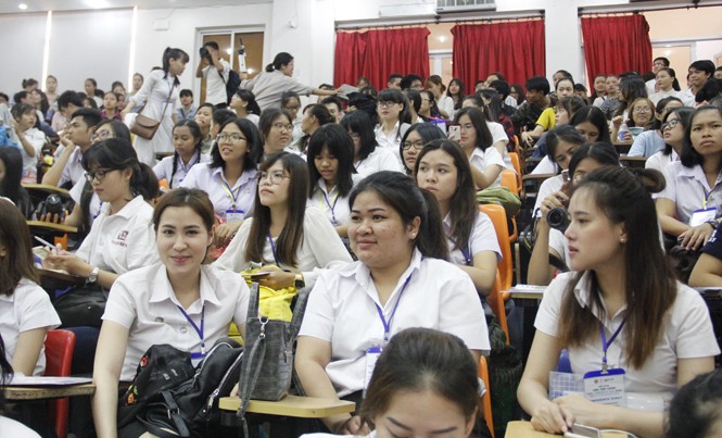 Khai mạc Hội nghị sinh viên ASEAN 2016 Hội nghị sinh viên ASEAN thu hút hơn 100 sinh viên, giảng viên đến từ các nước ASEAN. Ảnh: Thanh Trần.