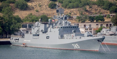 Ấn Độ vớ bở khi mua 3 chiến hạm 'không động cơ' của Nga Chiến hạm lớp Admiral Grigorovich (đề án 11356M) thuộc Hạm đội biển Đen, Nga. Chiến hạm này tương tự như 3 chiến hạm mà Nga bán lại cho Ấn Độ.