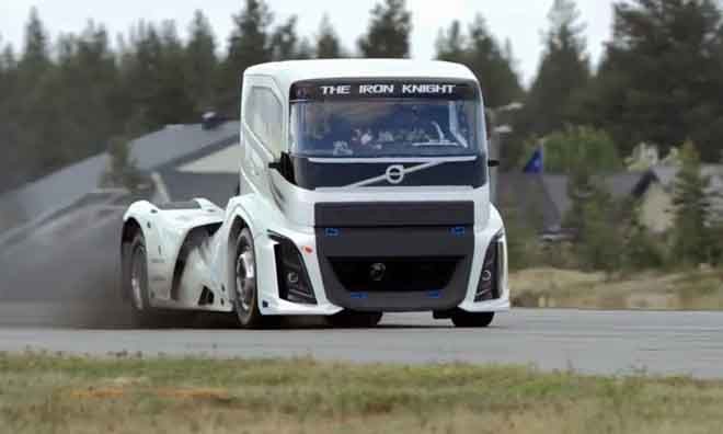 Volvo Iron Knight - xe tải nhanh nhất thế giới Volvo Iron Knight - xe tải nhanh nhất thế giới