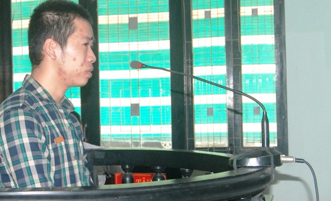 Đột nhiên đâm chết người không quen giữa đêm khuya Nguyễn Văn Bạc tại phiên sơ thẩm. Ảnh: V.Dinh.