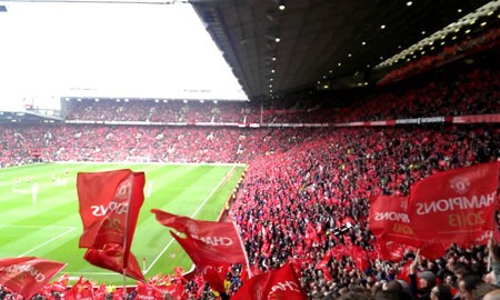 Vé chợ đen trận derby Manchester tăng chóng mặt Vé chợ đen trận derby Manchester tăng chóng mặt