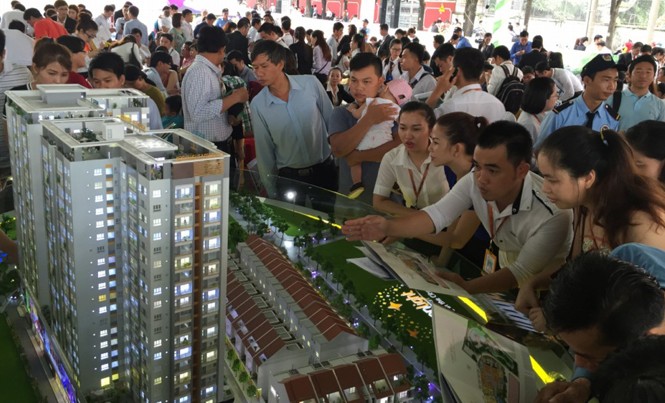Moonnlight Residences vừa mở bán đã 'cháy' hàng Chen chân xem mô hình căn hộ mẫu.