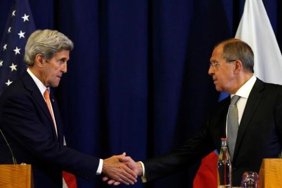 THẾ GIỚI 24H: Rò rỉ nội dung thỏa thuận Nga-Mỹ về Syria Ngoại trưởng Mỹ John Kerry (trái) và Ngoại trưởng Nga Sergei Lavrov trong cuộc họp báo công bố đạt được thỏa thuận ngừng bắn ở Syria tại Geneva, Thụy Sĩ ngày 9/9. Ảnh: EPA/TTXVN.