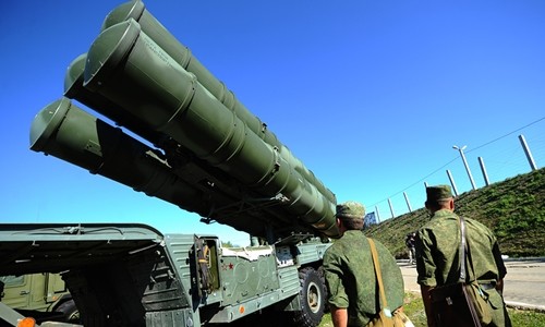 Nga triển khai hai trung đoàn tên lửa S-400 sát biên giới NATO Hệ thống tên lửa phòng không S-400 của Nga. Ảnh: Tass.