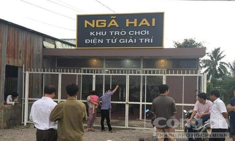 Tài xế bị nhóm côn đồ đánh chết giữa đường Nơi xảy ra vụ việc. Ảnh: Lê Huân.