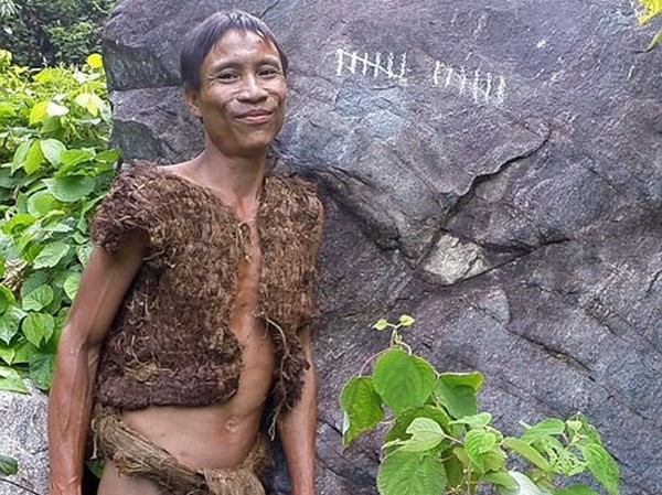 “Tarzan Việt Nam” sống trong rừng suốt 40 năm lên báo Mỹ 'Tarzan Việt Nam' Hồ Văn Lang. Ảnh: Alvaro Cerezo.