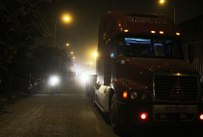 Nam công nhân chết thảm dưới bánh xe container Hiện trường tai nạn.