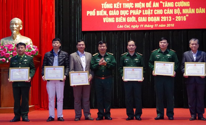 Giáo dục pháp luật cho cán bộ, nhân dân biên giới Giáo dục pháp luật cho cán bộ, nhân dân biên giới