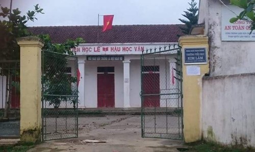 Thầy giáo bị khiển trách vì đánh học sinh Trường tiểu học Kim Lâm, xã Thanh Sơn. Ảnh: Phương Linh.