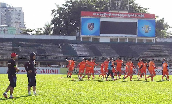 Tuấn Anh không kịp bình phục cho trận mở màn? Buổi tập sáng nay của tuyển Việt Nam trên sân Aung San Yangon.