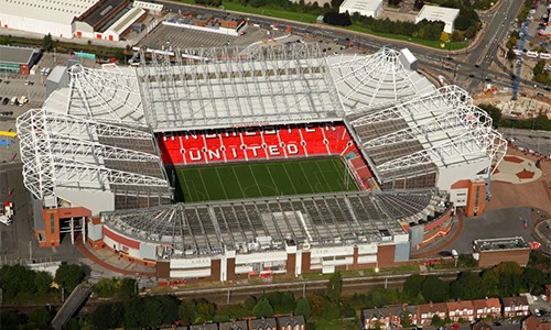 CĐV trốn trong toilet, chờ xem trận Man Utd - Arsenal Man Utd, trong thông báo phát đi hôm qua, cho rằng "Hai CĐV đã đẩy vụ việc đi quá xa, dù chỉ với động cơ đơn thuần là muốn xem trận đấu".