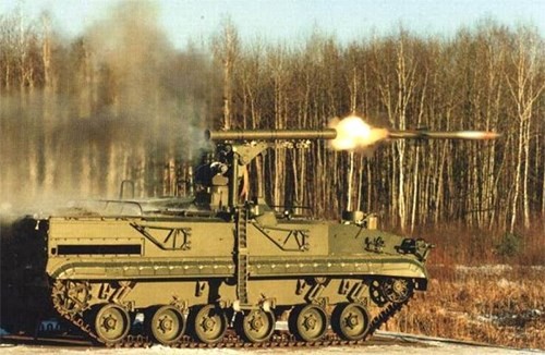 Nga phát triển thế hệ tên lửa chống tăng 'bắn-quên' mới Tổ hợp tên lửa chống tăng tự hành Khrizantema. Ảnh: RIAN