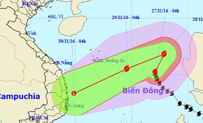 Bão số 9 cách Hoàng Sa 540km, gió giật cấp 11-12 Hướng đi của bão số 9 theo dự báo của Trung tâm dự báo khí tượng thủy văn Trung ương. Ảnh: NCHMF.