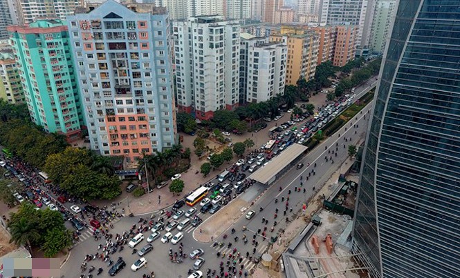 Đầu tư đô thị vệ tinh để giảm ùn tắc cho Hà Nội và TPHCM Ảnh: Zing.